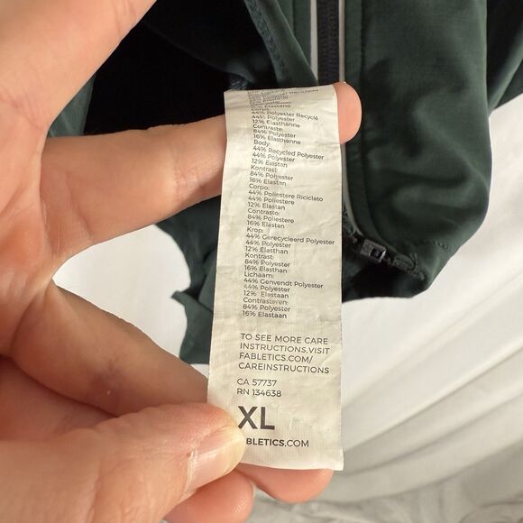 New Fabletics Jacket Men's XL Green Full Zip Tuck Away Hood Zip Pockets - Picture 6 of 13